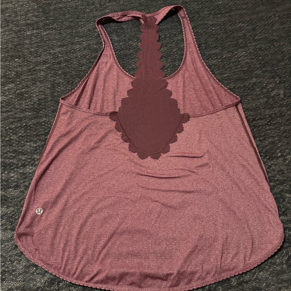 D31-Lululemon Ruby Red High Low Top - image 5